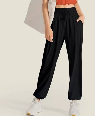 Chic Women's Yoga Harem Pants with Pockets